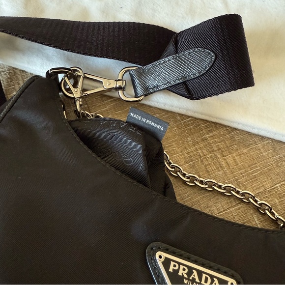 Prada Re-Edition 2005 Bag - Picture 8 of 16